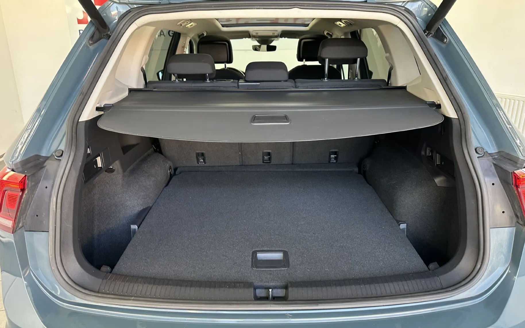 Zunanja slika - Volkswagen Tiguan - 2.0 TDI SCR DSG7 IQ.Drive.PANORAMA.NAVI.KAMERA.ACC - 10