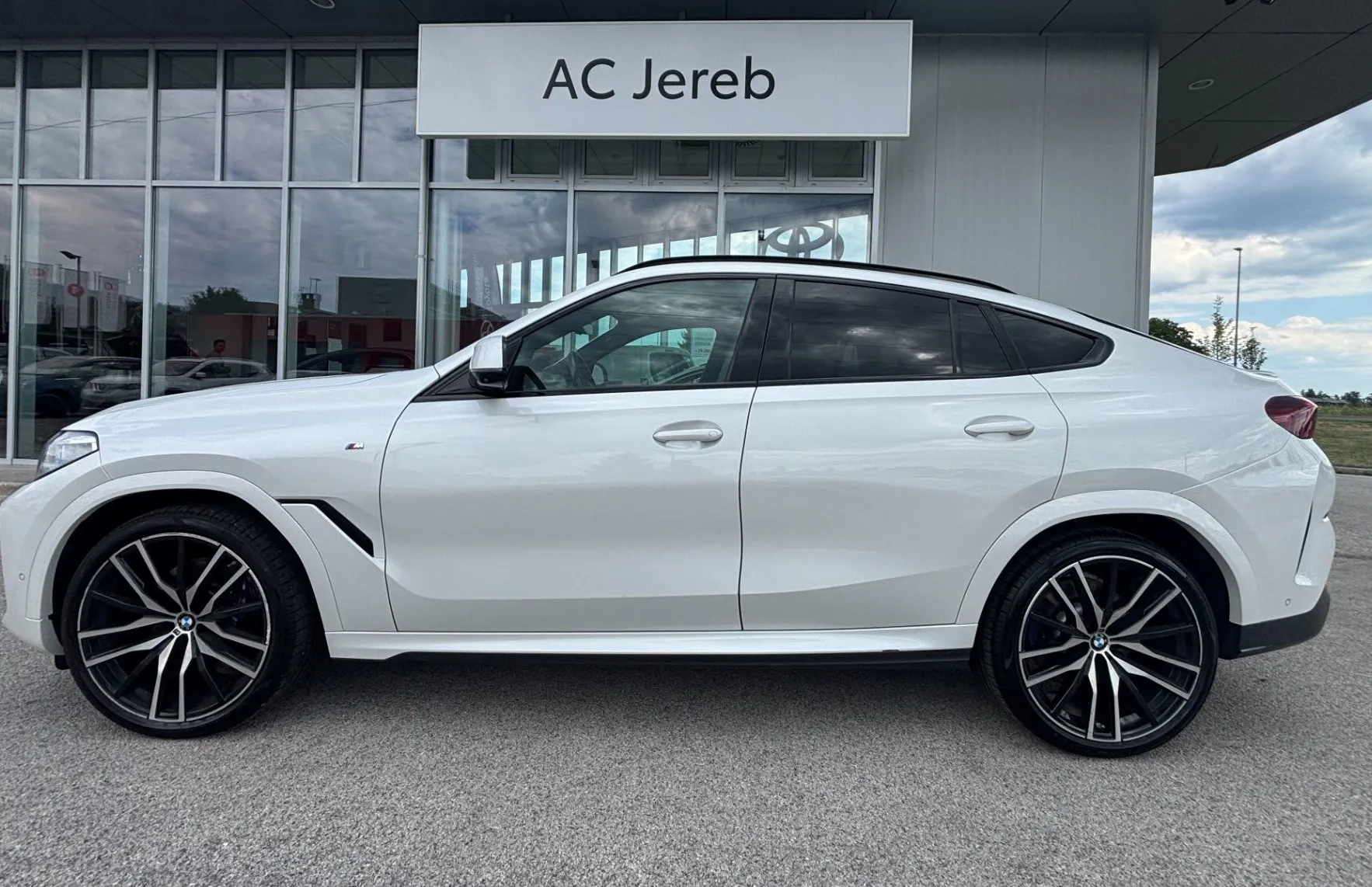 Zunanja slika - BMW X6 - serija : xDrive30d Avt.M SPORT - 2