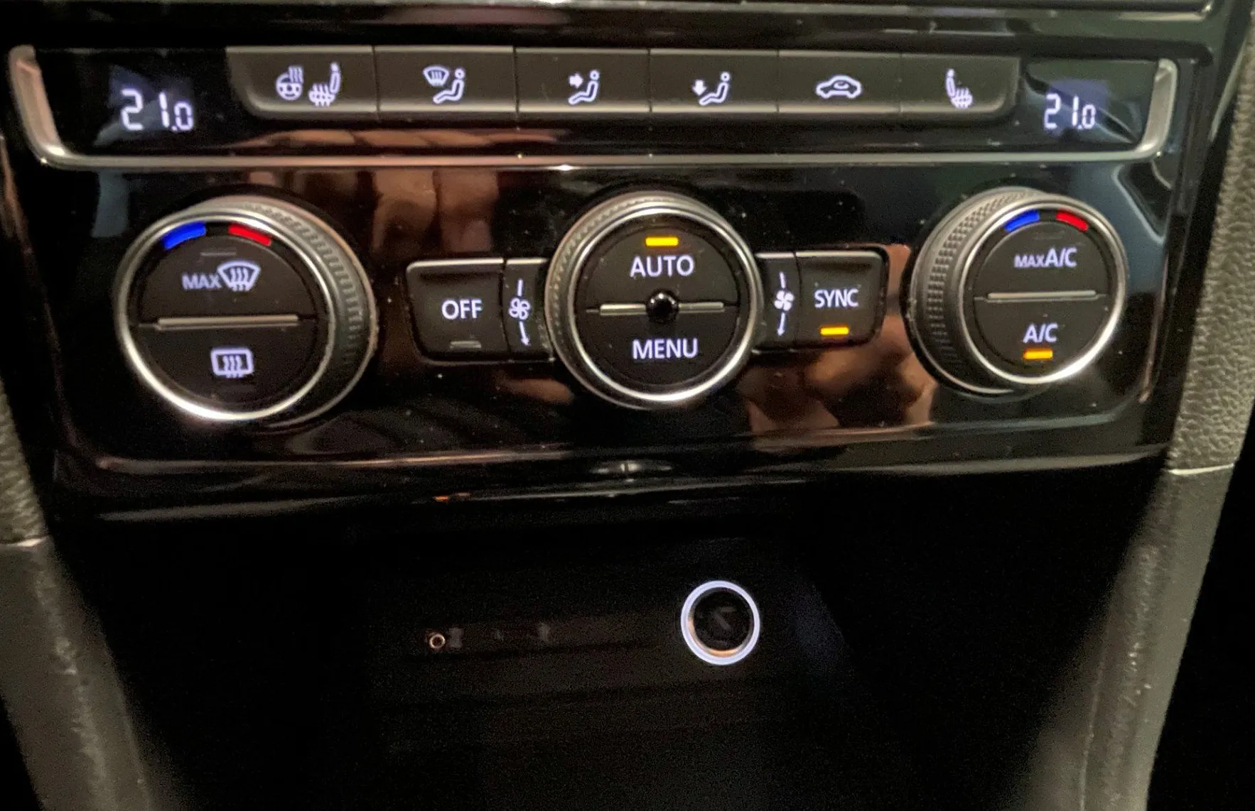 Zunanja slika - Volkswagen Golf - Sportsvan 1.5 TSI ACT Comfortline NAVI.2XPDC.OGR.SEDEŽ - 12