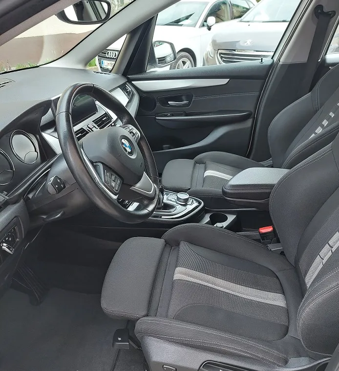 Notranja slika - BMW Serija 2 - 216d Active Tourer - 8