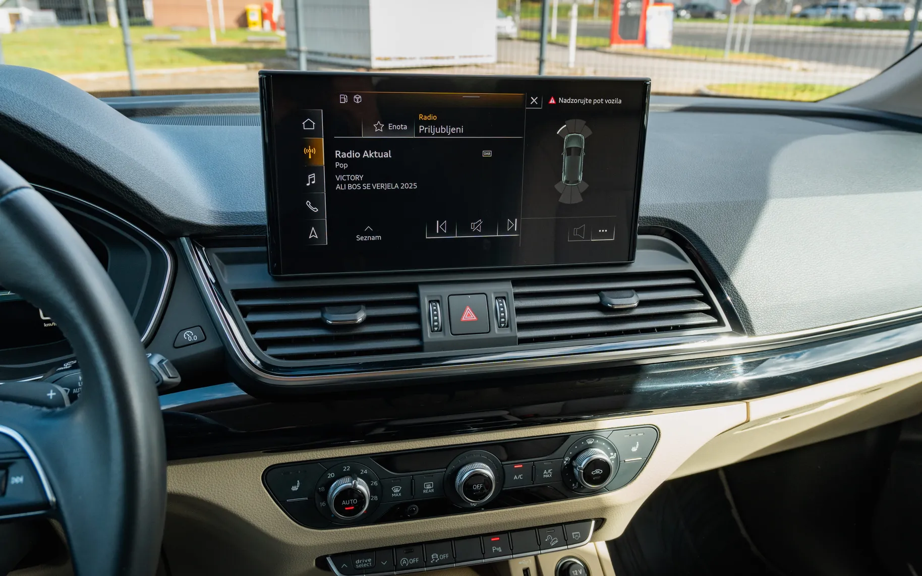 Notranja slika - Audi Q5 - 35 TDI S tronic - 12