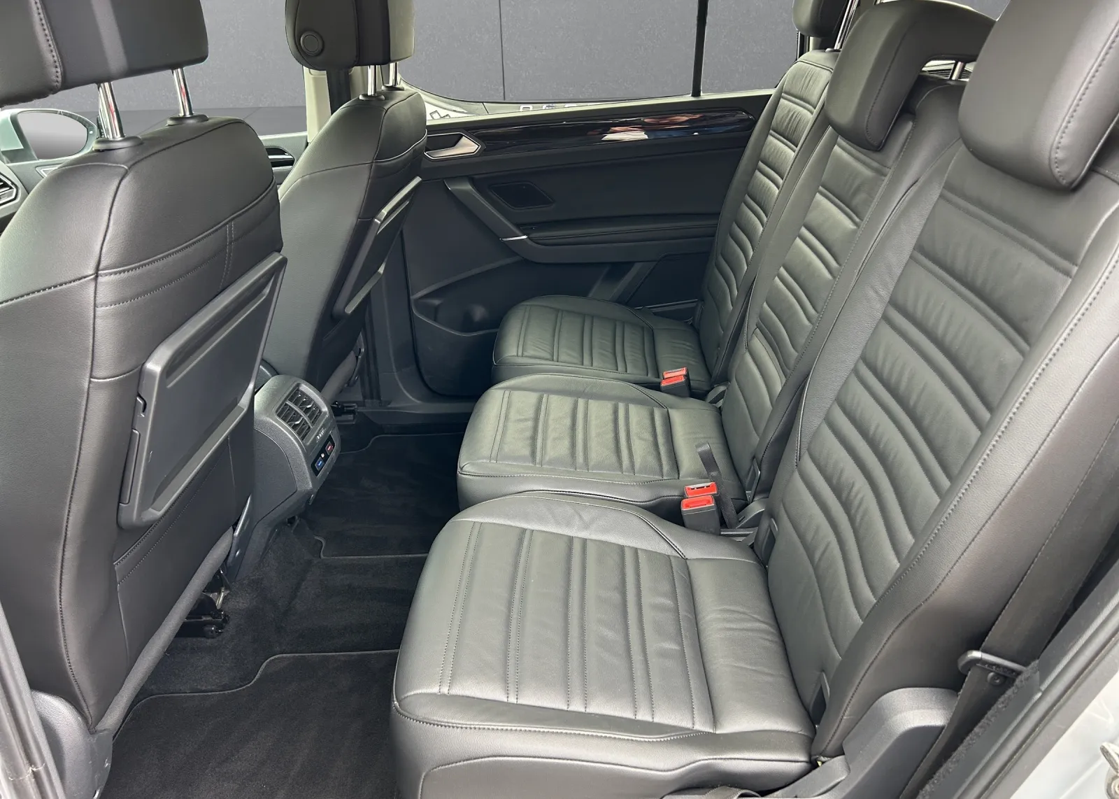 Zunanja slika - Volkswagen Touran - 2,0 TDI BMT Family DSG - 7