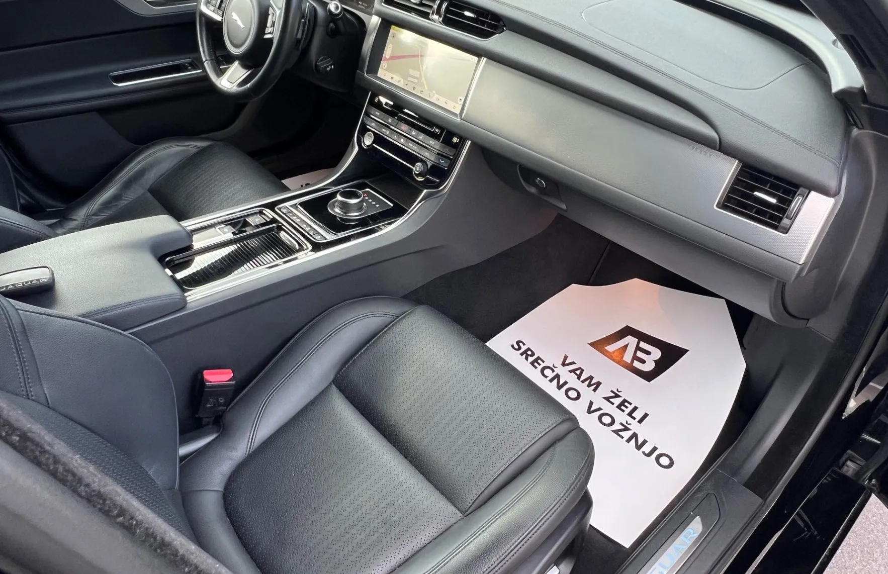 Zunanja slika - Jaguar XF - 2.0d+AWD+1.LAST+SLO+SAMO 66.507 km+ACC+KEYLESS GO - 14