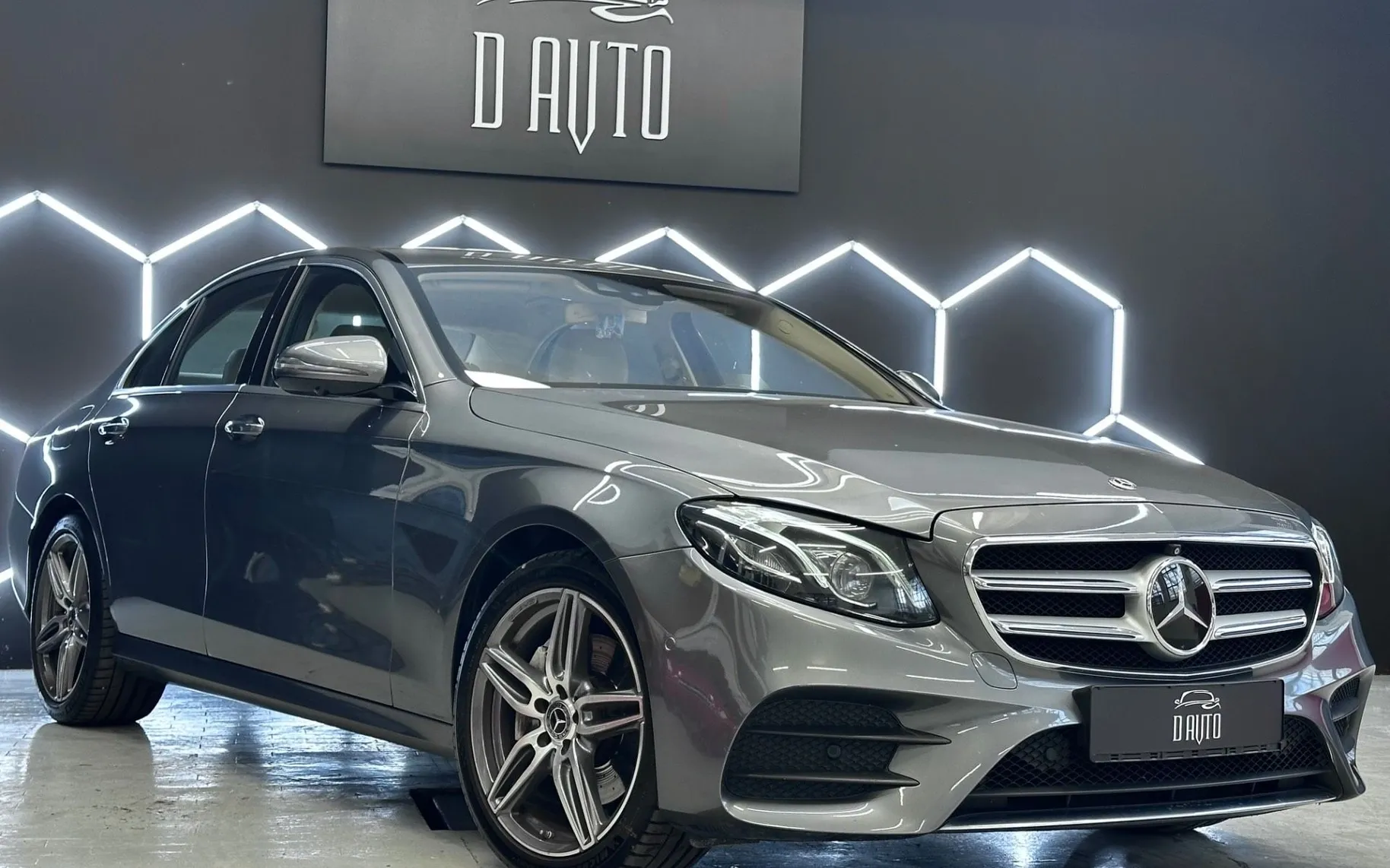 Zunanja slika - Mercedes-Benz E-Razred - E 220 d 4MATIC AMG+MULTIBEAM+VIRTUAL+360KAMERA+1 - 3