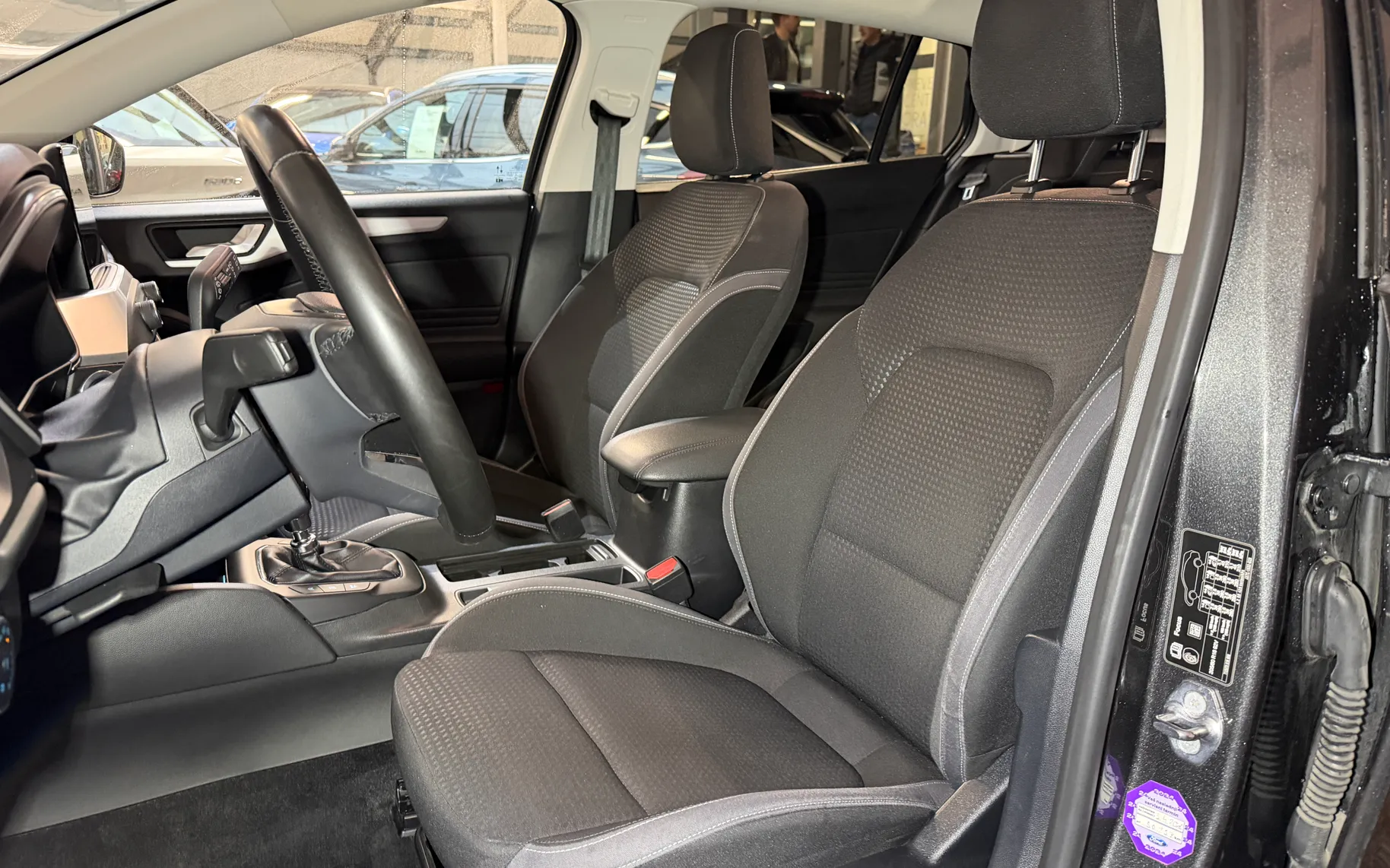 Notranja slika - Ford Focus - 1.0 - 10