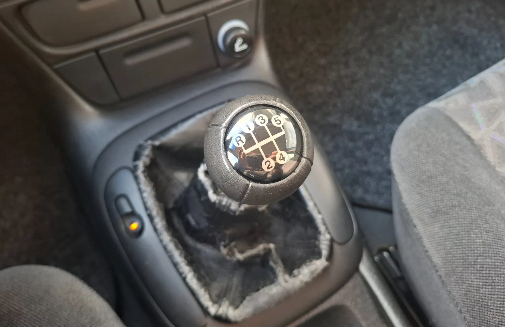 Zunanja slika - Opel Vectra - 1.6i 16V - SLOVENSKO POREKLO + ODLIČNO OHRANJEN - 14
