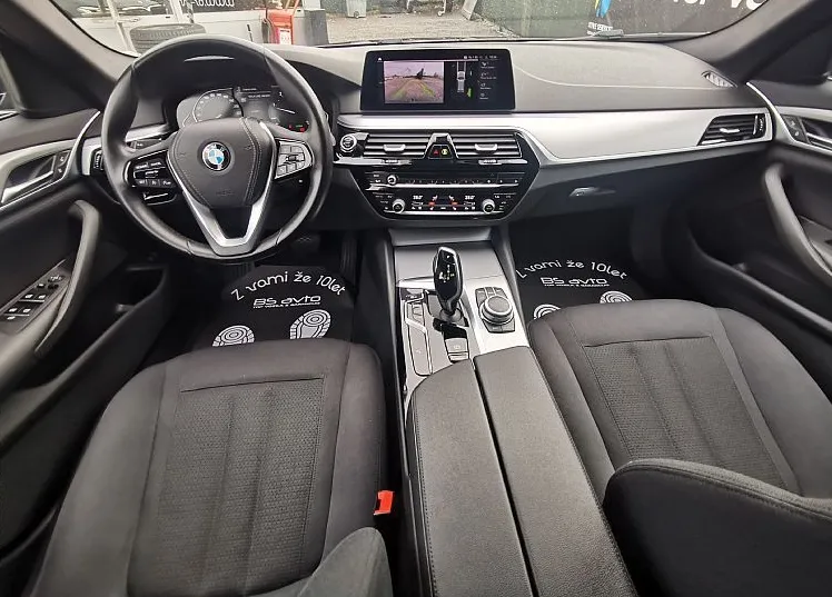 Zunanja slika - BMW Serija 5 - Touring: 520d AUT. -HEAD UP-VL-KLJUKA-MODEL 2021-KAMERA - 11