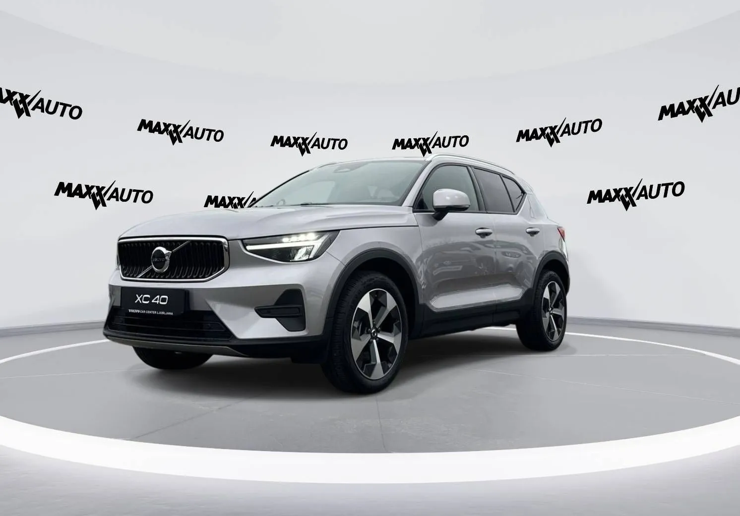Zunanja slika - Volvo XC40 - B3 P Core AT DCT 3 leta garancije + 3 servisi... - 12