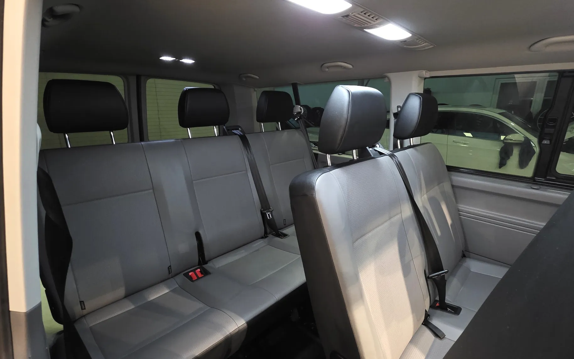 Zunanja slika - Volkswagen Caravelle - 2.0TDI DSG 110kW USNJE KAM PDC ACC - 16