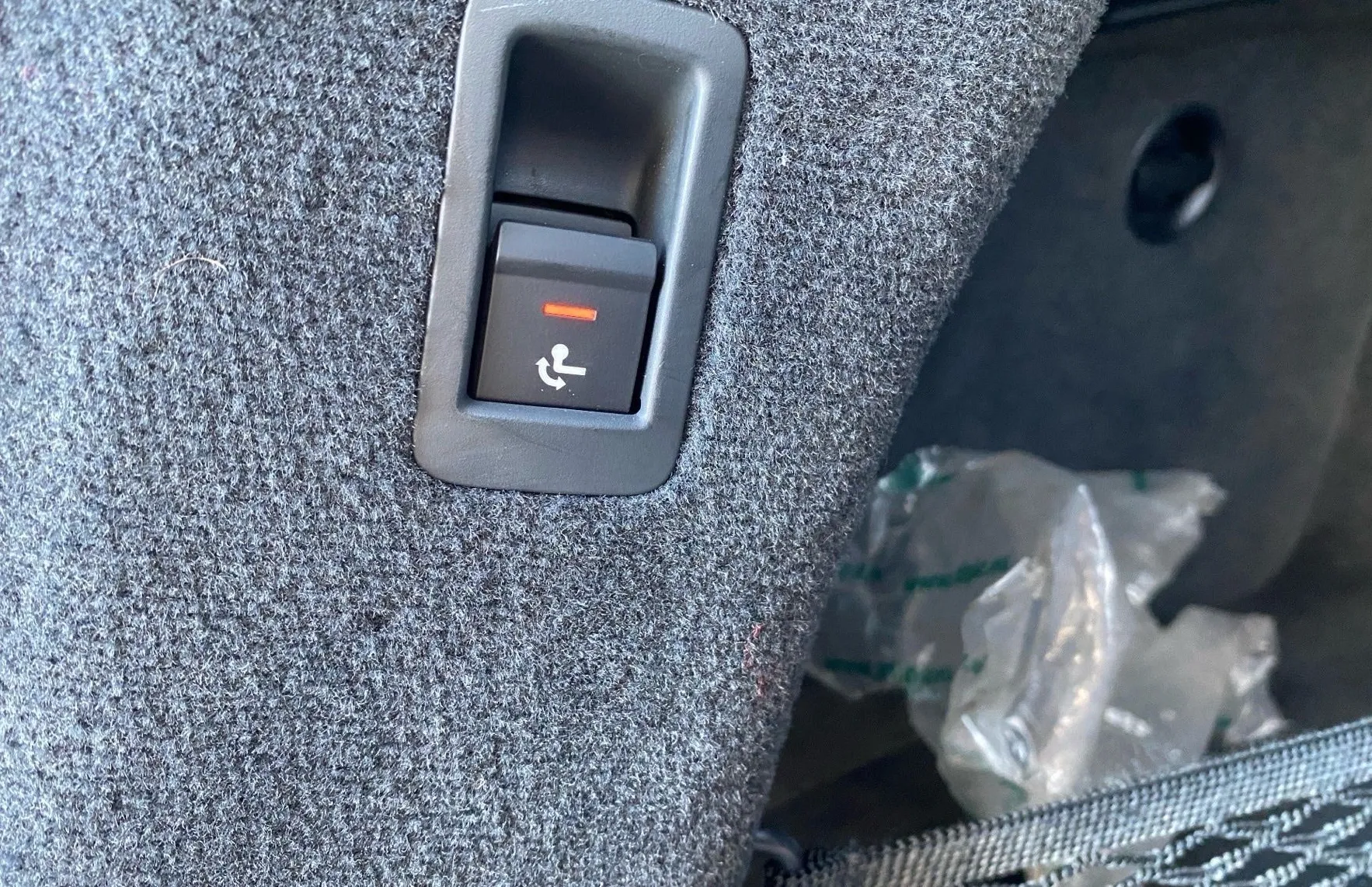 Zunanja slika - Audi A6 - Avant 40 TDI S tronic sport 150kW-Webasto-Vlečna kljuka - 14