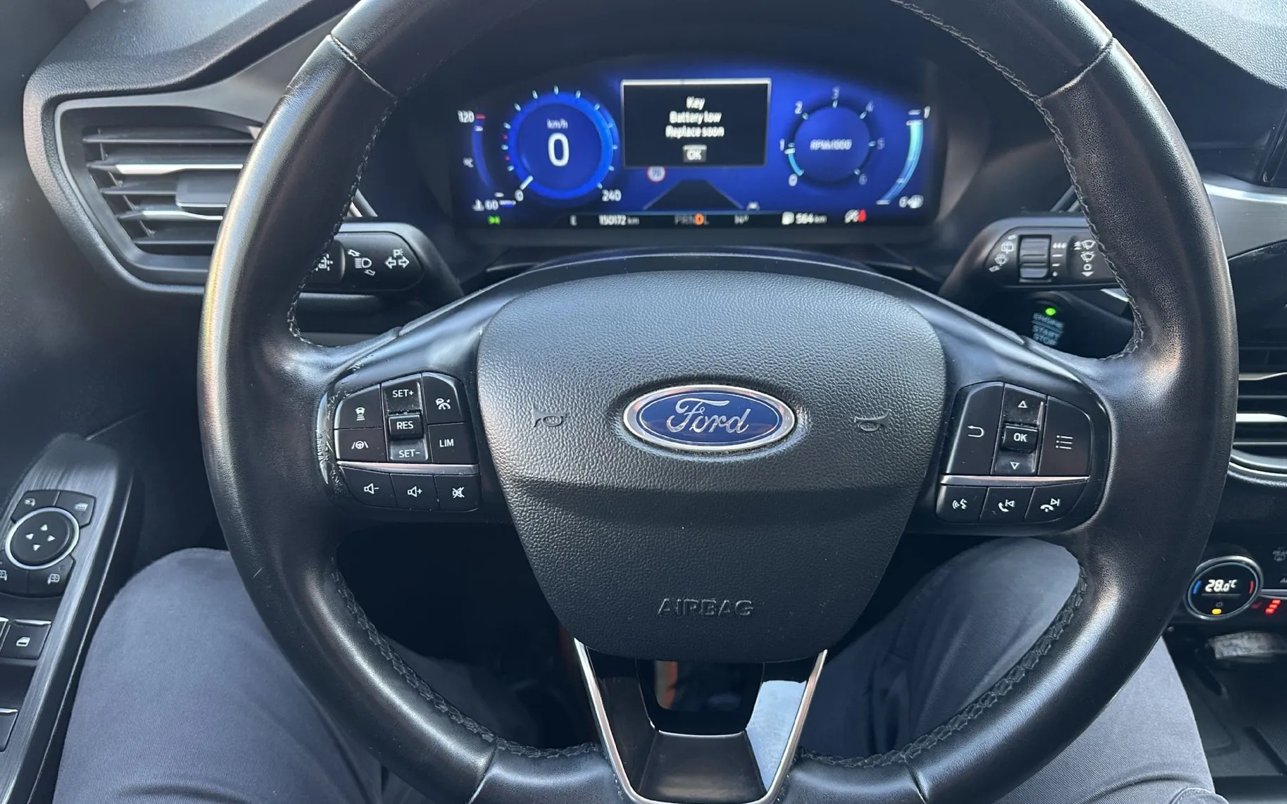 Notranja slika - Ford Kuga - TitaniumX 2.0 EcoBlue 140kW.NEMŠKI+4ALU.KAMERA.4X4 - 9