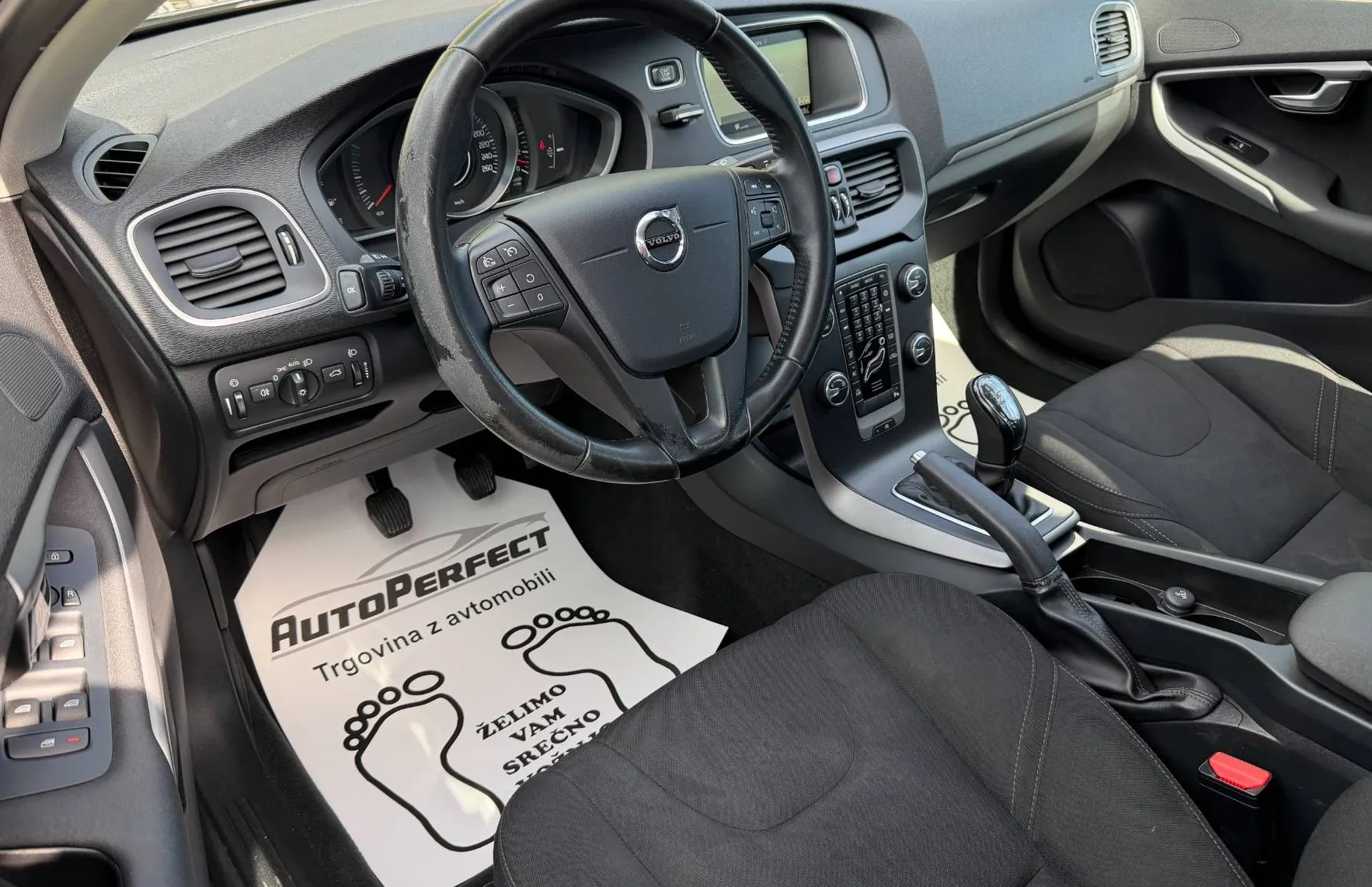 Zunanja slika - Volvo V40 - D2 | PDC | NAVI | VELIK SERVIS |... - 9