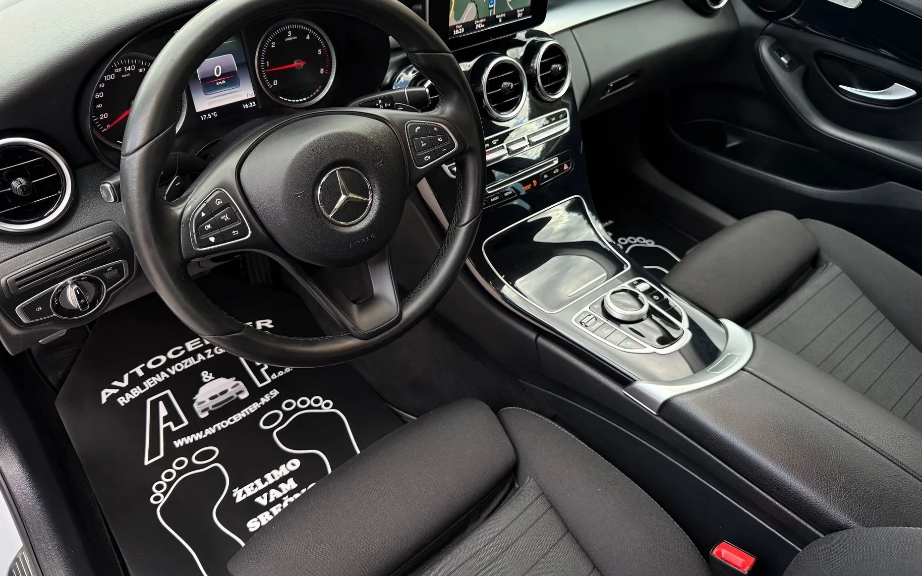 Notranja slika - Mercedes-Benz C-Razred - 220CDI-AUT-SPORT-FUL LED-LIZING ZA TUJCE-MRTVI KOT - 8