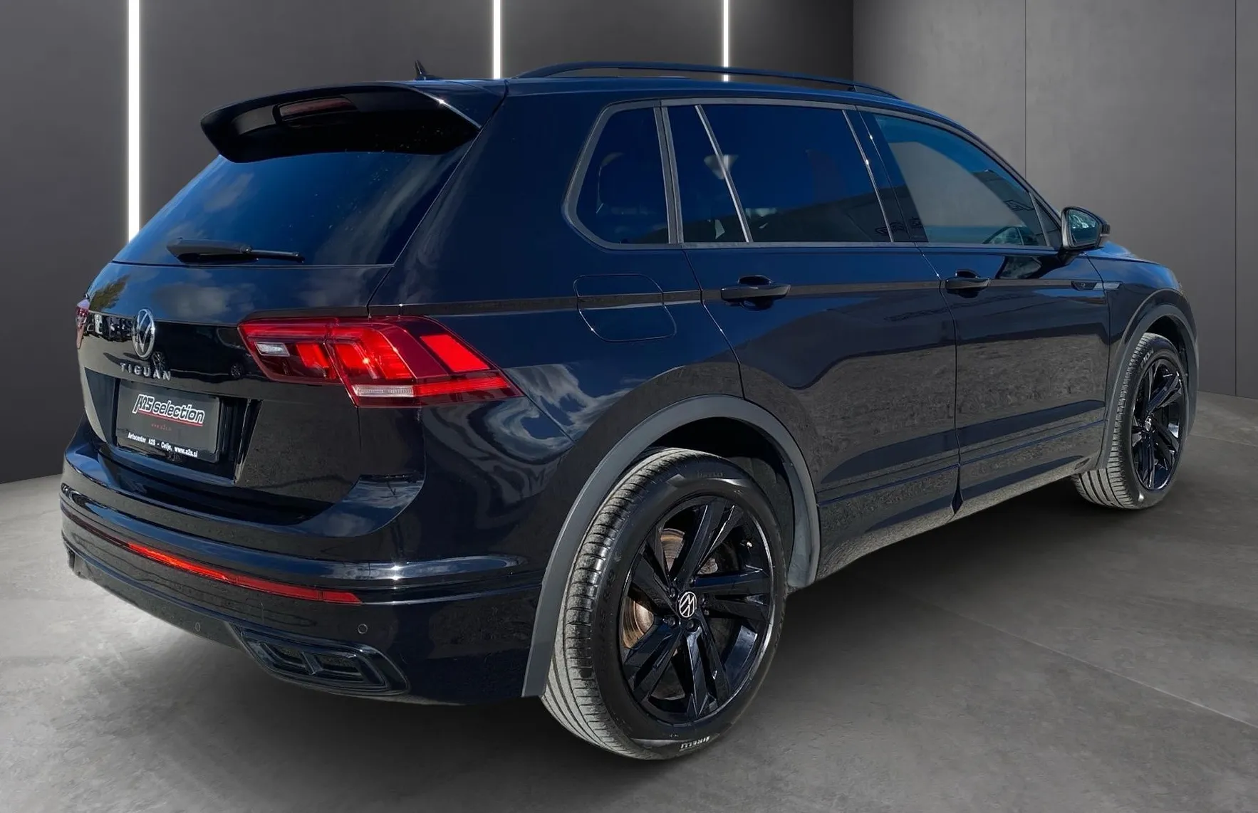 Zunanja slika - VW Tiguan - 2.0 TDI DSG R-Line-Black Style-Matrix-Vl.kljuka... - 2