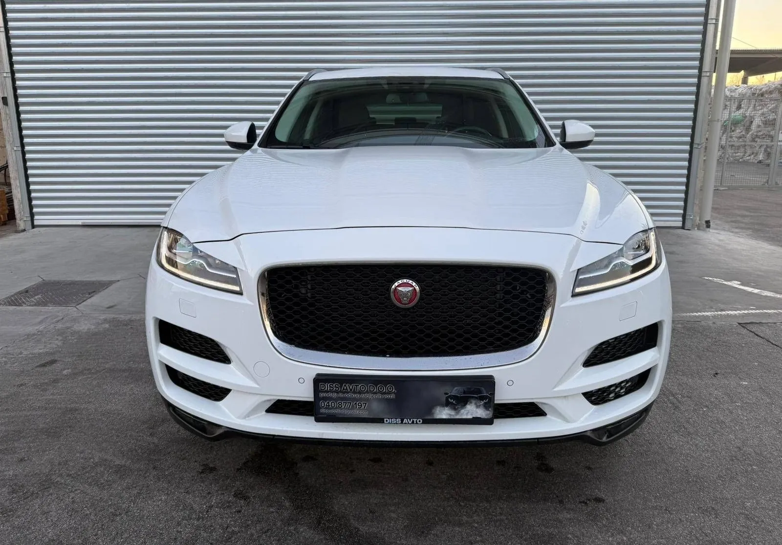 Notranja slika - Jaguar F-Pace - 2.0 TD 180KM AWD avt... - 7