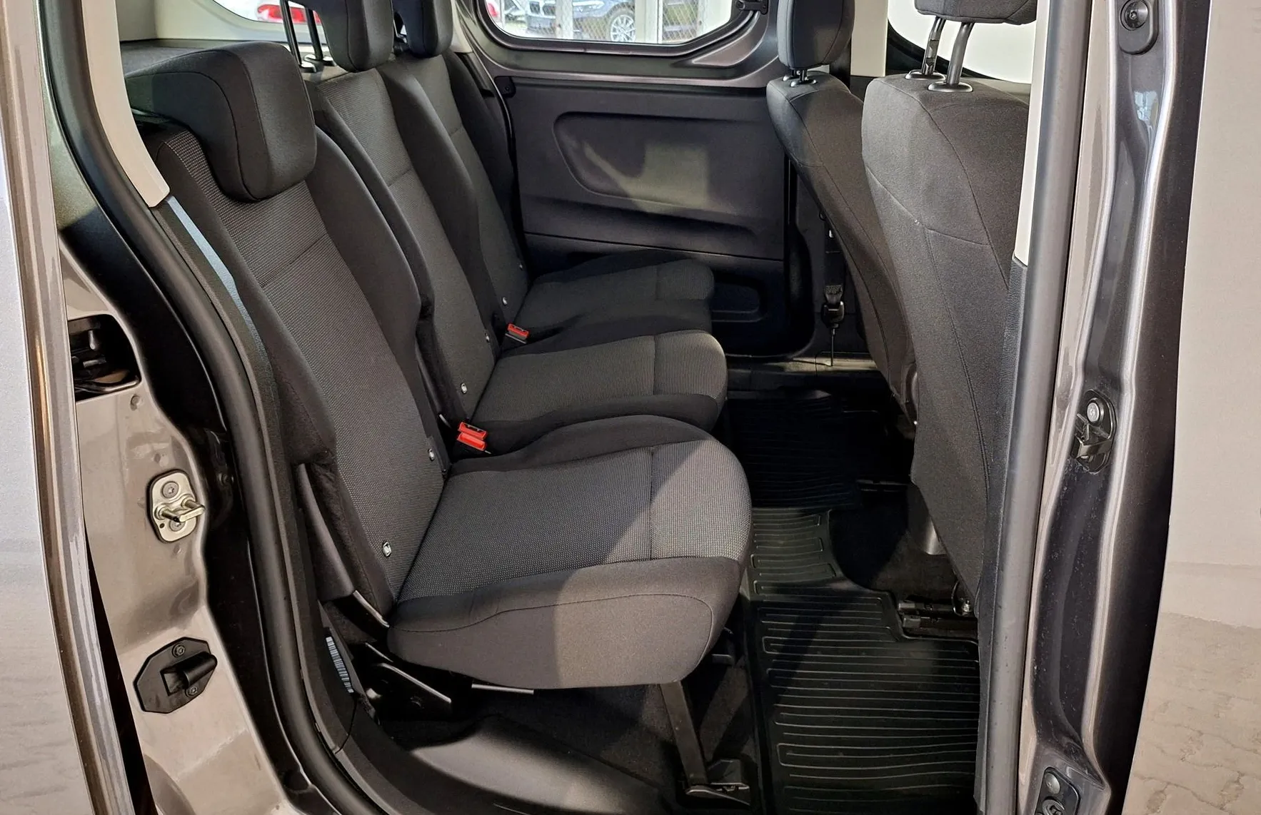 Zunanja slika - Toyota Proace - City Verso 1.2 Combi Compact MT 6 - 14