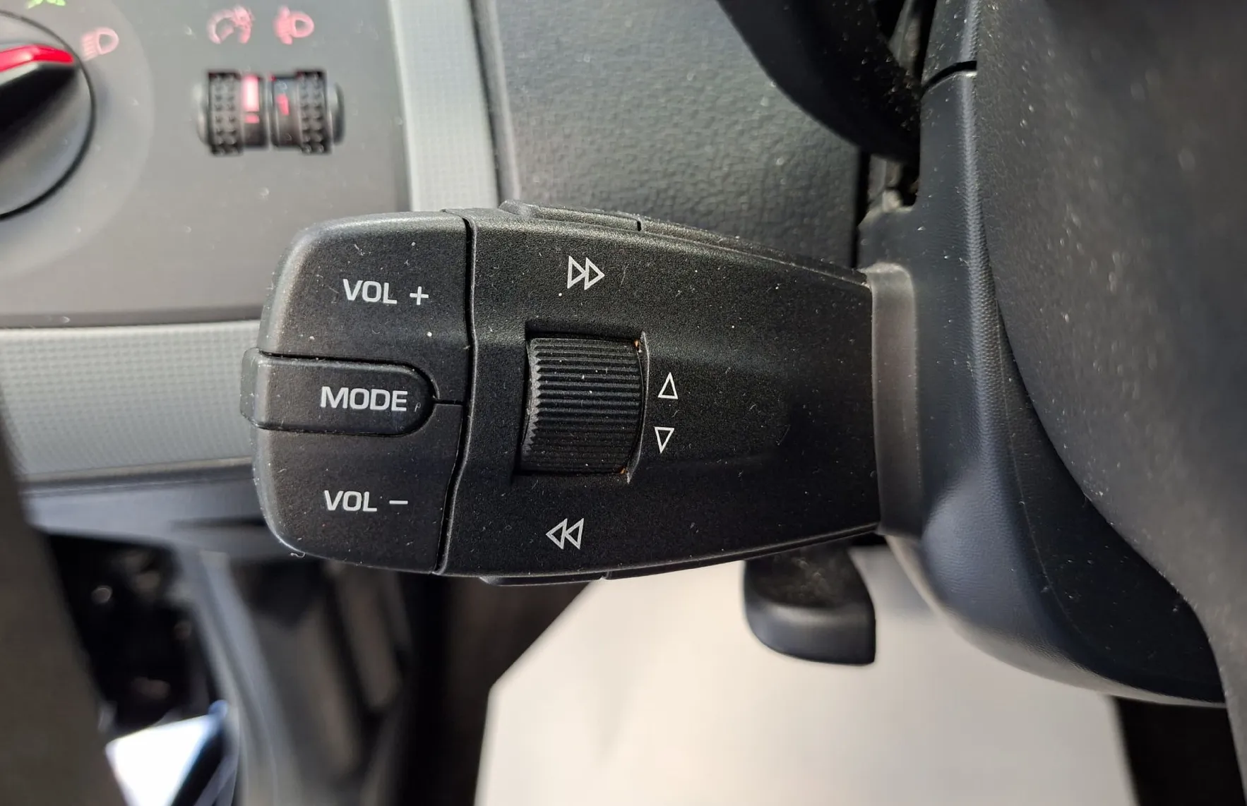 Zunanja slika - Seat Ibiza - 1.4 16V Style-HITRI KREDIT-ODLIČEN- - 12