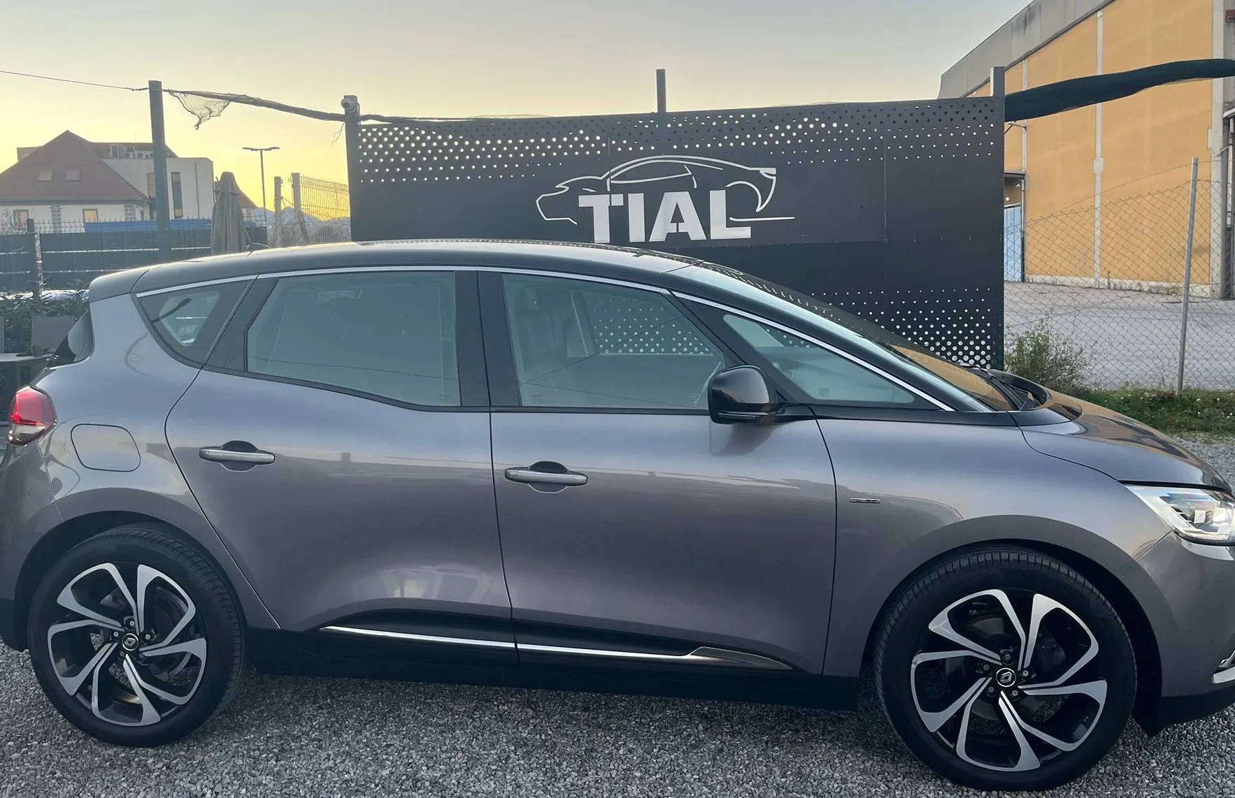Zunanja slika - Renault Scénic - Scenic 1.2 16V Tce NAVI-EDITI5N 1-20COL-LED PURE VISION - 8