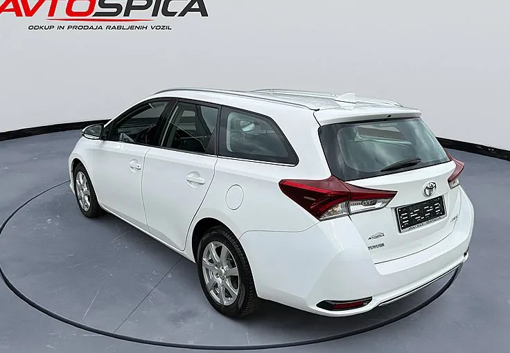 Zunanja slika - Toyota Auris - TS 1.4 D-4D Style  - NA OBROKE BREZ POLOGA - - 4