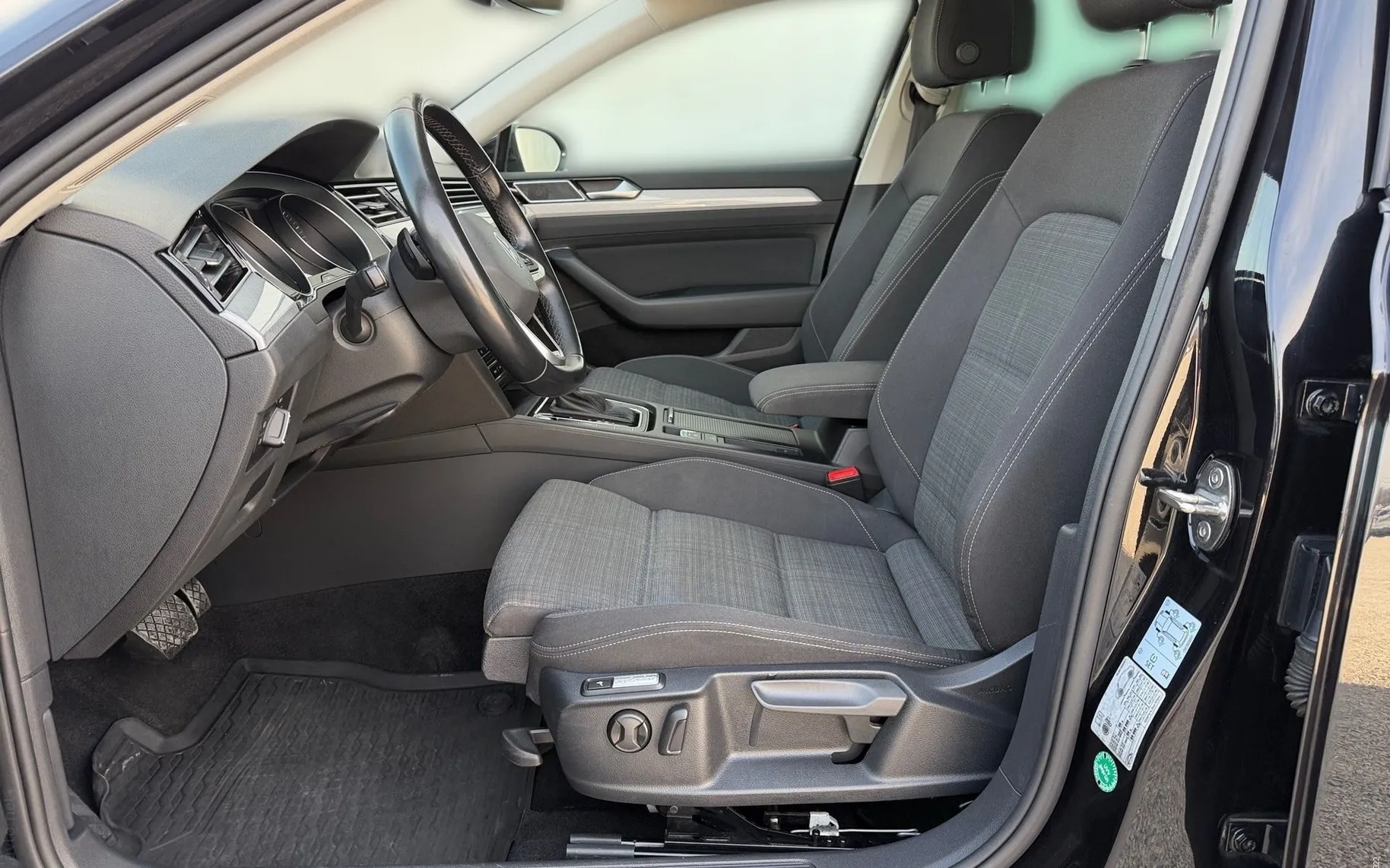 Notranja slika - Volkswagen Passat Variant - 2.0 TDI DSG Kamera - Kljuka... - 7