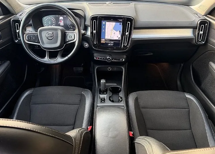 Zunanja slika - Volvo XC40 - D3 AUT LED velik servis - 2
