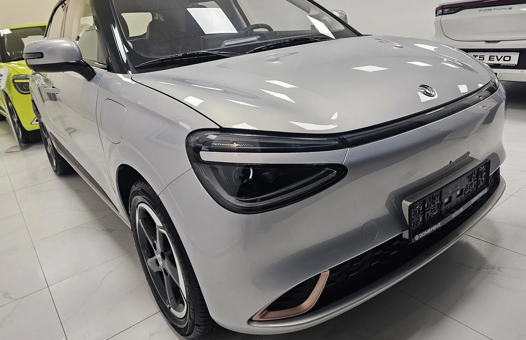 Zunanja slika - Dongfeng Box - 42.3 kWh 70 kW- SILVER- - 18