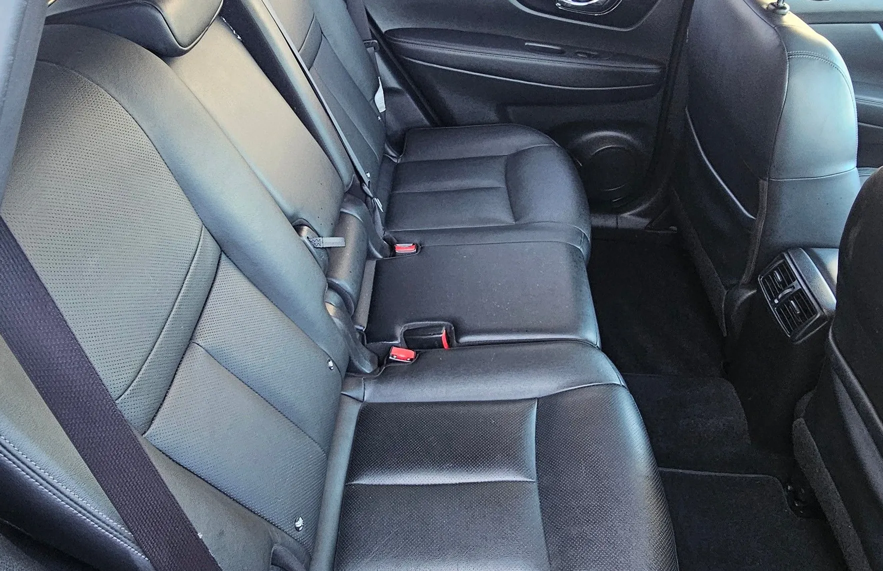Zunanja slika - Nissan X-Trail - 4WD 1.7 dCi Tekna X-Tronic- LED-PANO-GR.SED.-1.LAS - 7