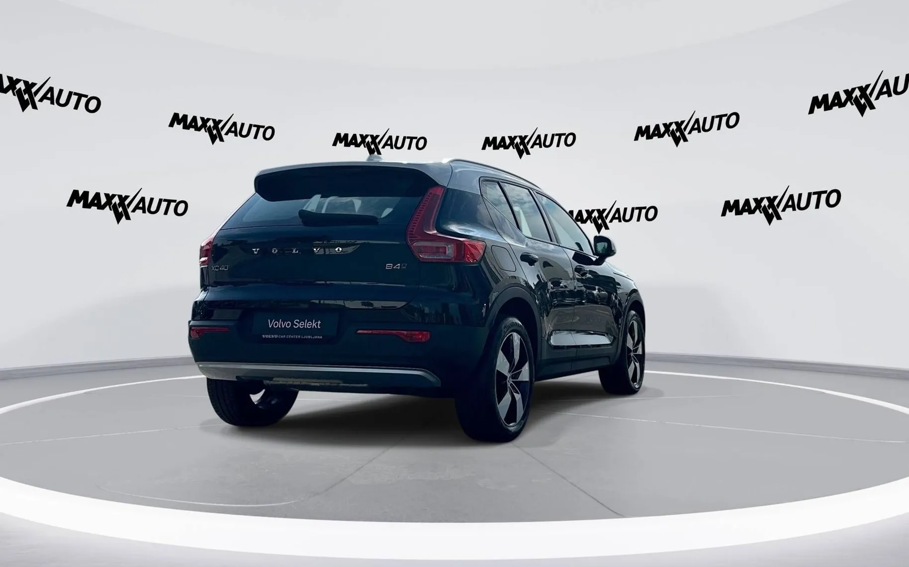 Zunanja slika - Volvo XC40 - B4 P AWD Momentum Pro Avt. - 5