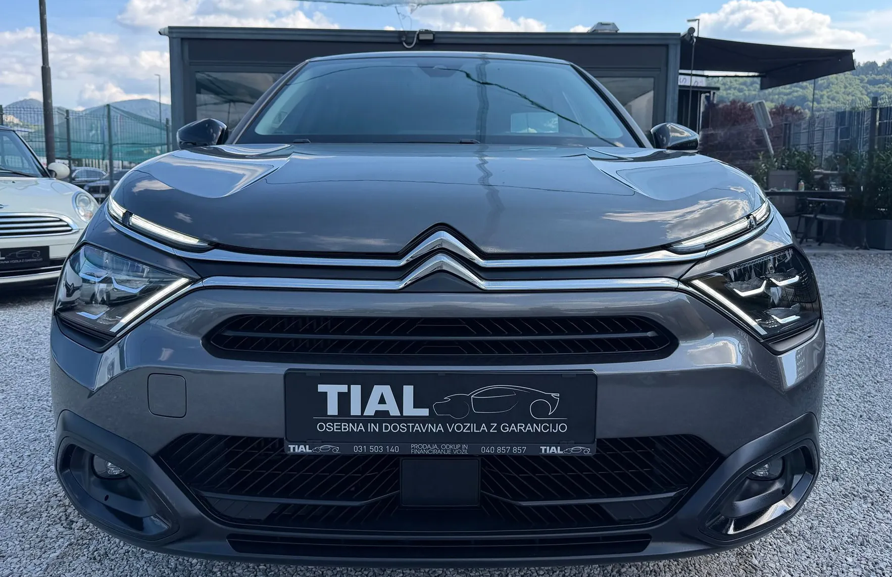 Zunanja slika - Citroën C4 - 1.2 SHINE 130 -SLO-AUT-HEAD UP-NAVI-KAMERA-VELIK S - 2