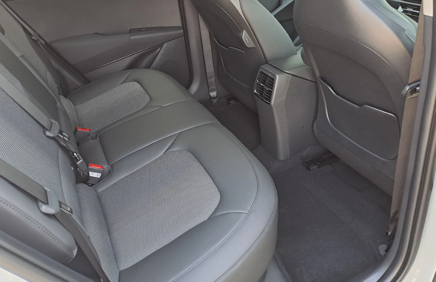 Zunanja slika - KIA Niro - Limited Edition - 10