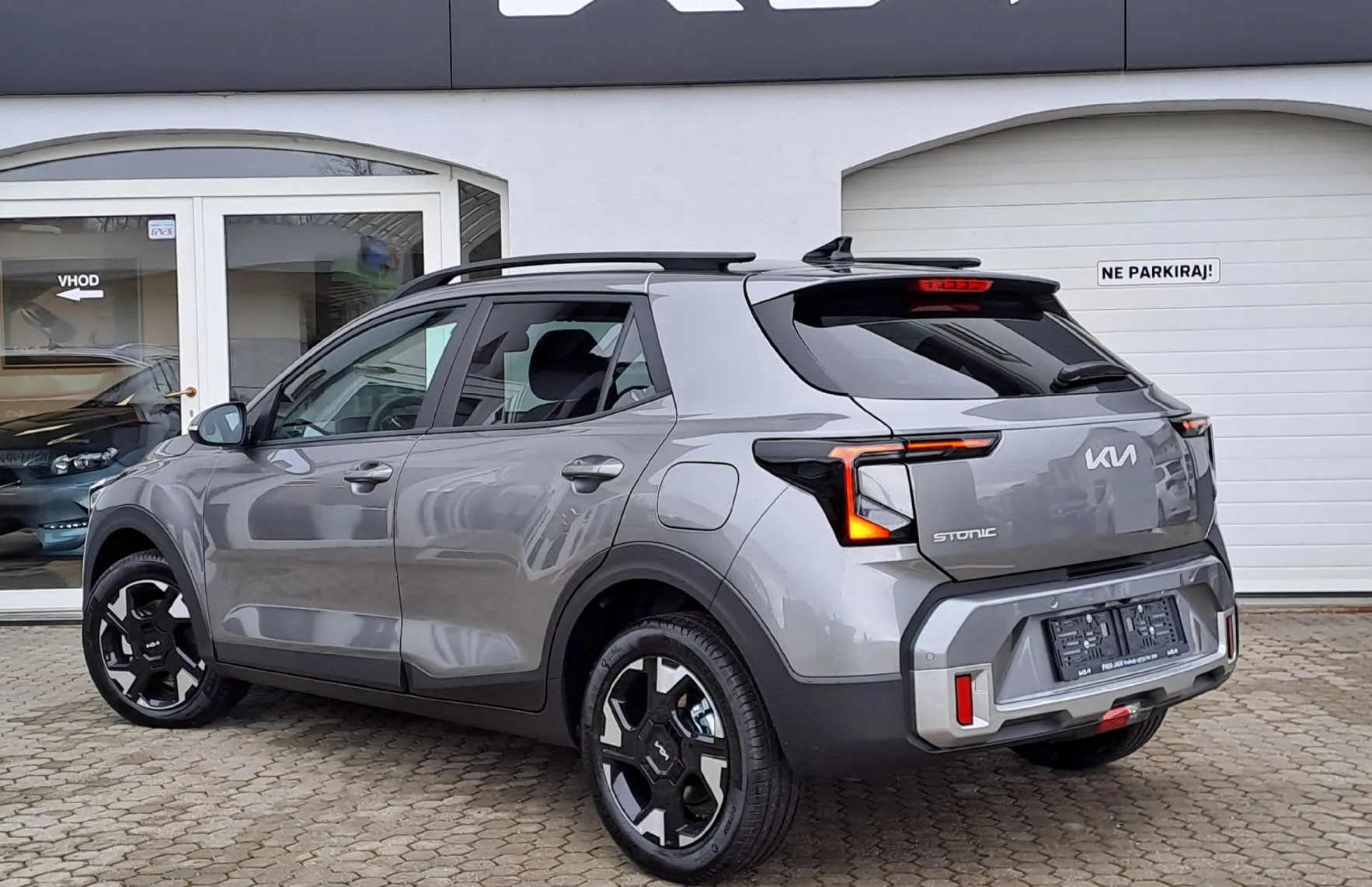 Zunanja slika - KIA Stonic - 1.0 T-GDi 73.6 kW  100 KM  EX Pulse DCT - 3