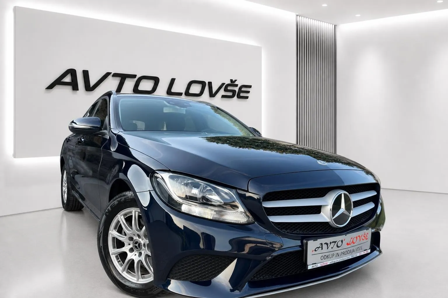 Zunanja slika - Mercedes-Benz C-Razred - C 180 d-1 LASTNIK-98000 Km-ALU-NAVI-KAM-ODLIČEN - 2