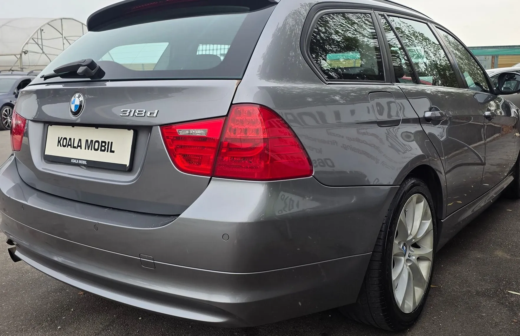 Zunanja slika - BMW Serija 3 - Touring: 318D TOURNING PROF. NAVI-ALU PLATIŠČA-PDC - 4