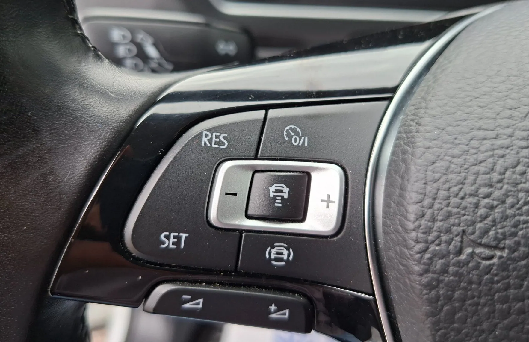Zunanja slika - Volkswagen Tiguan - 4motion 2.0 TDI R-Line Edition - 13