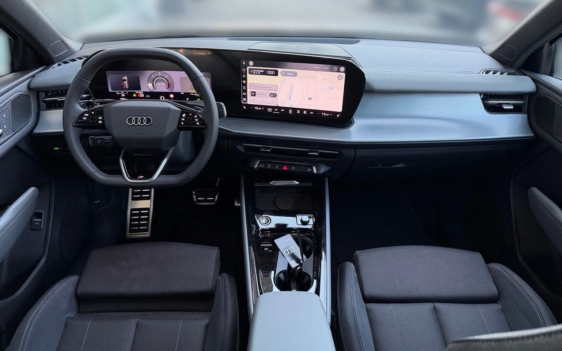Notranja slika - Audi Q3 - TDI S tronic - 10