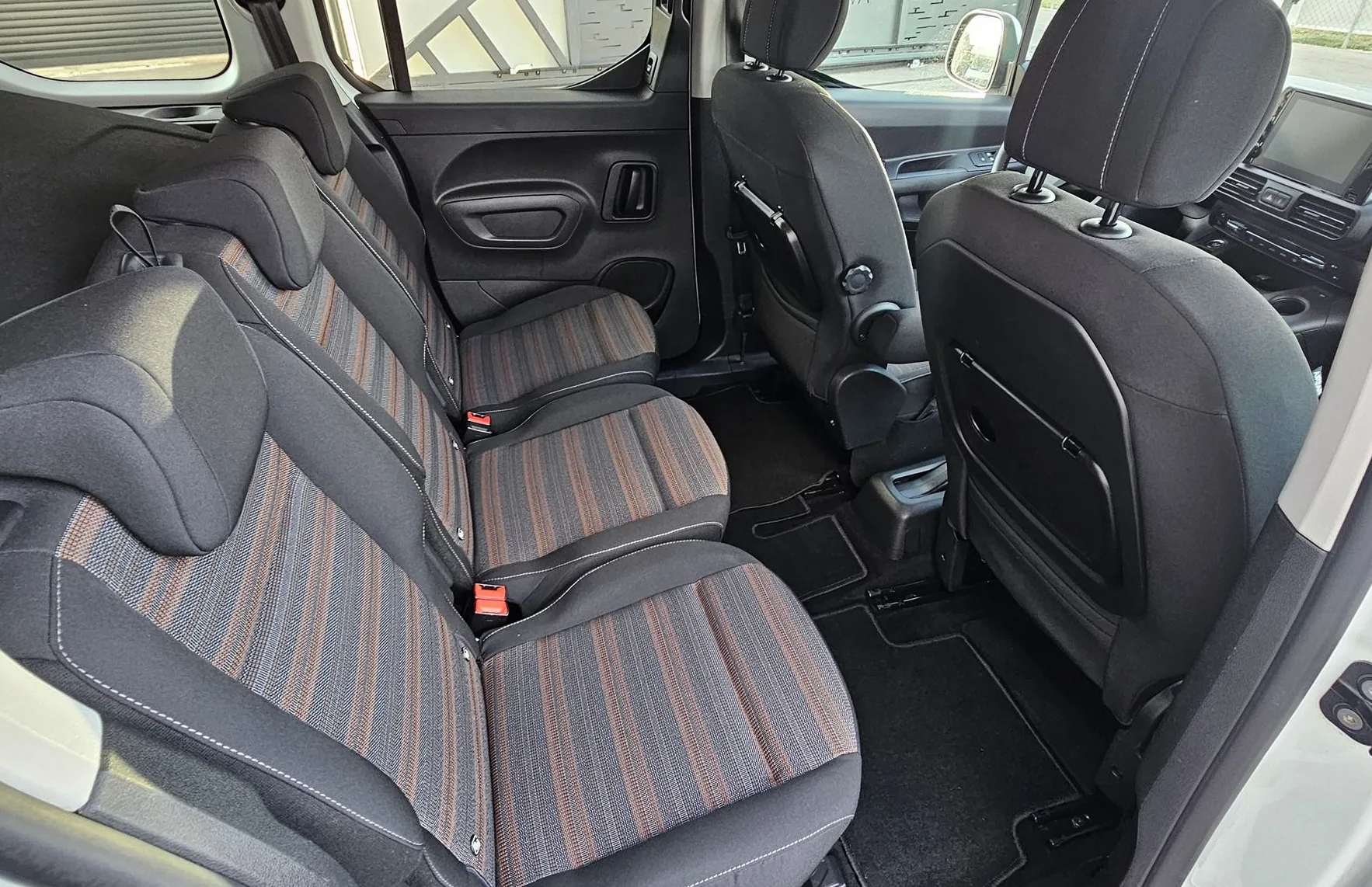 Zunanja slika - Opel Combo - 1.5 CDTI-Life-AUT. Le 125.000km-ODLIČEN-LED-Start- - 2
