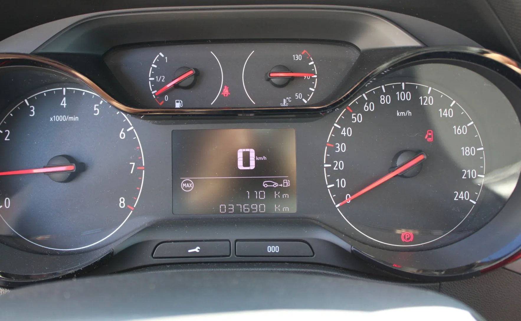 Zunanja slika - Opel Crossland X - 1.2 61KW Edition-LED ŽAROMETI-PDC-37.000km - 17