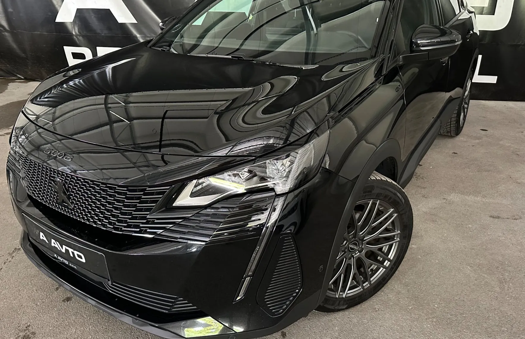 Zunanja slika - Peugeot 5008 - 1.2 PureTech 130 S S GT Avt.+BLACK PACK+7SEDEŽEV.. - 1