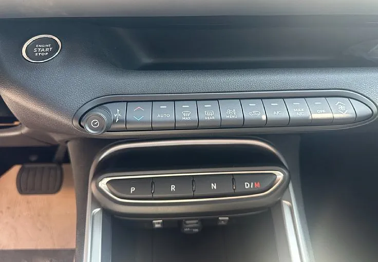 Zunanja slika - Jeep Avenger - 1.2 E-DCT6 MHEV 110 4xe - 7