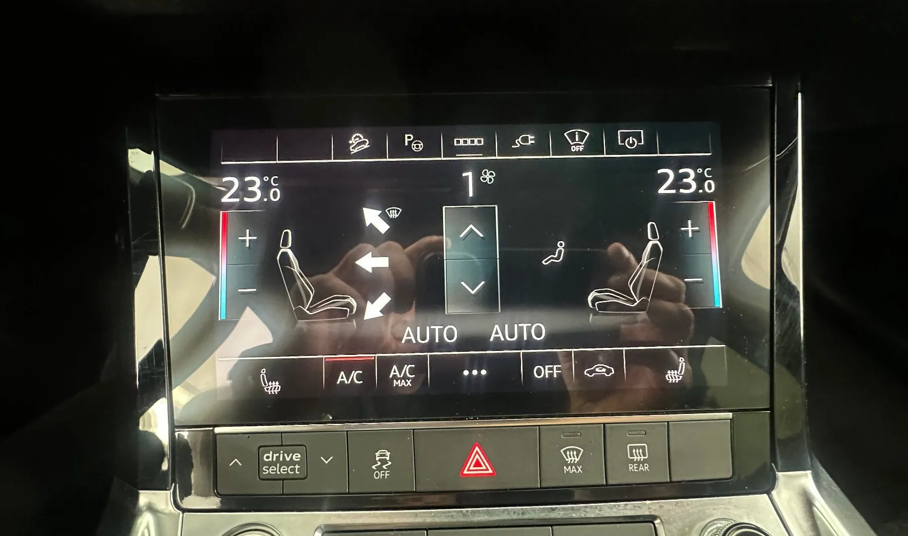 Zunanja slika - Audi e-tron - 55 quattro S line.NEMŠKI+4ALU.KAMERA.USNJE.KLJUKA - 17