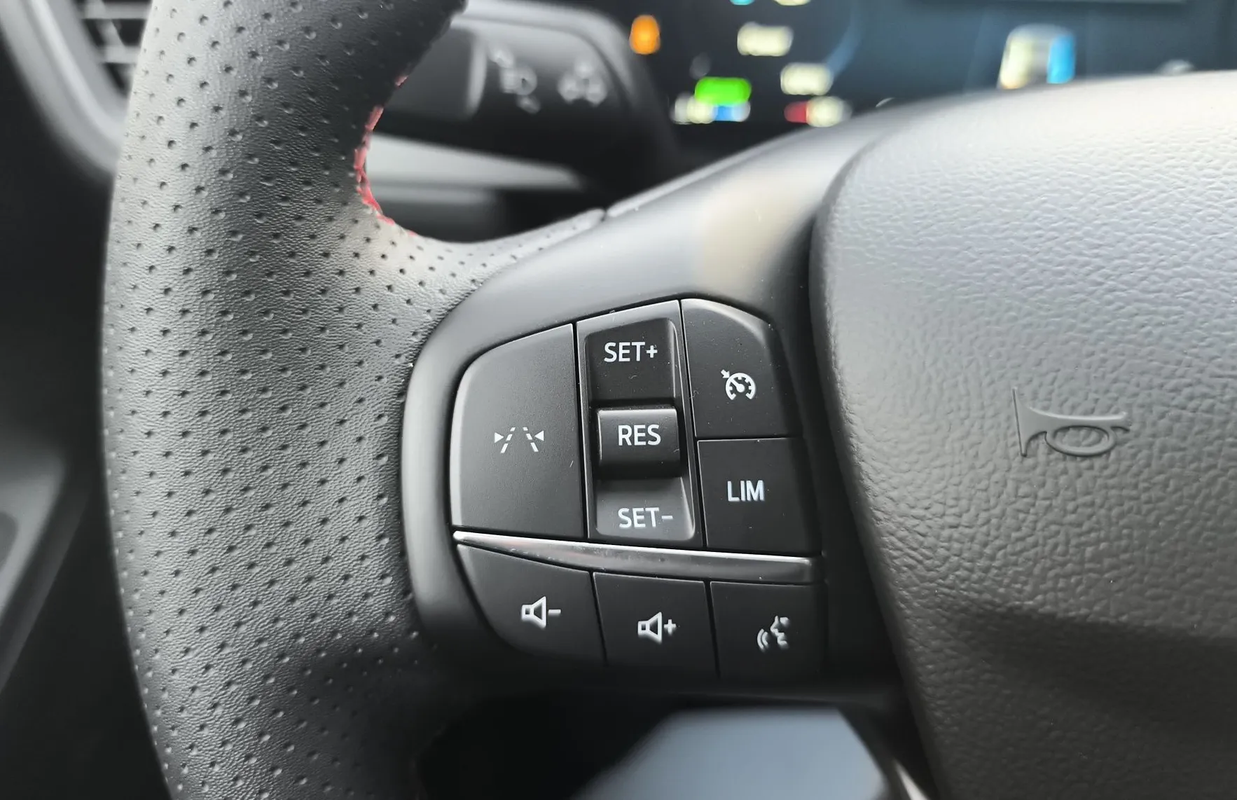 Zunanja slika - Ford Kuga - ST-LINE 2.5 DuratecHybrid 243KM PHEV - 19
