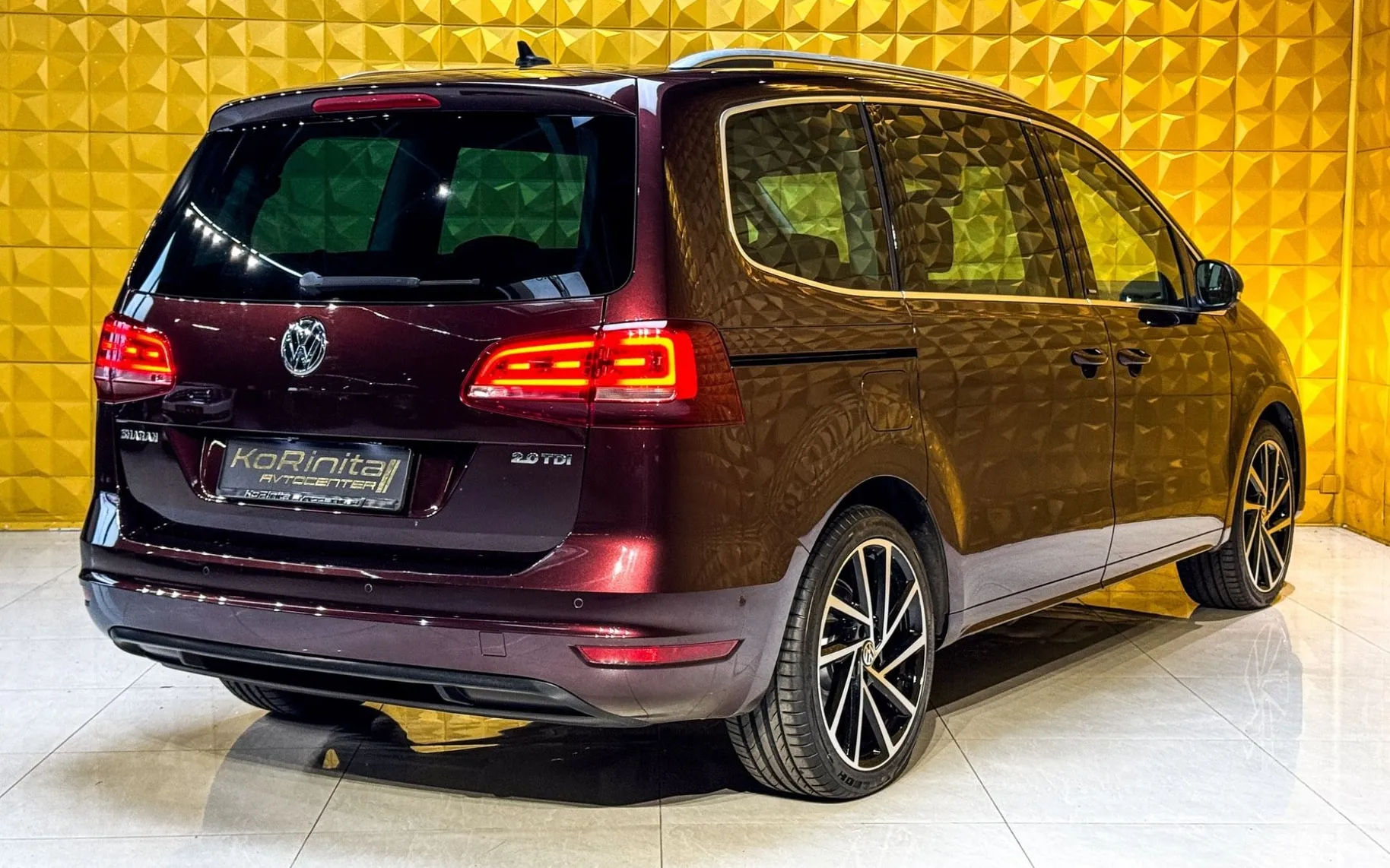 Notranja slika - Volkswagen Sharan - 2.0 TDI AUT. 7 SEDEZEV-ALLSTAR-EL. ODPIRANJE VRAT - 11