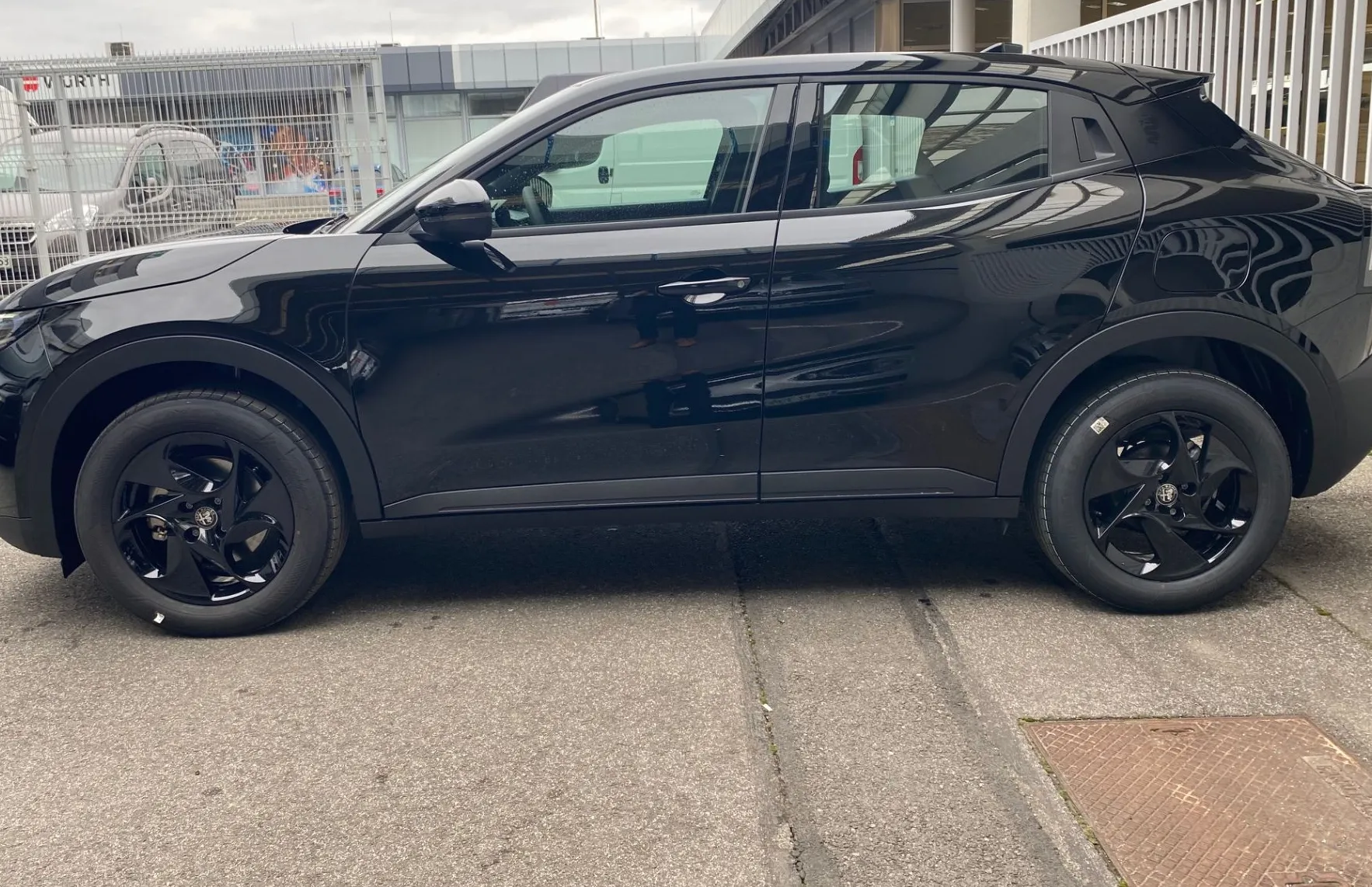 Zunanja slika - Alfa Romeo Junior - 1.2 E-DCT6 MHEV 136KM CORE - 3