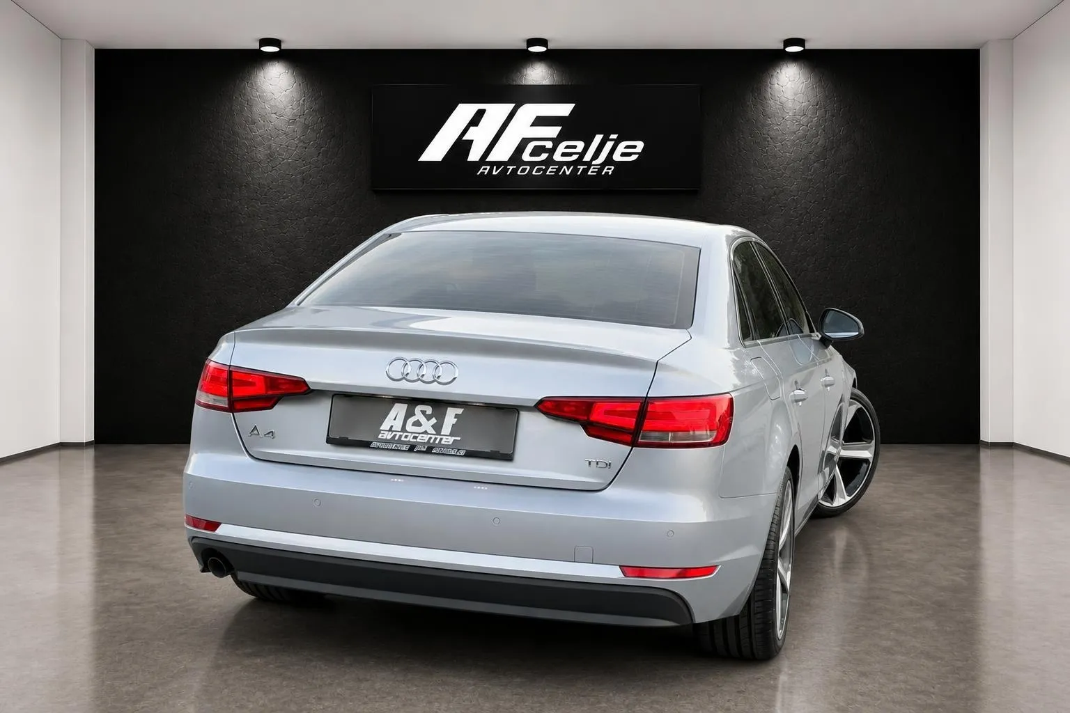 Zunanja slika - Audi A4 - 2.0 TDI-1 LASTNIK-177.000km-LIZING ZA TUJCE-NAVI- - 5