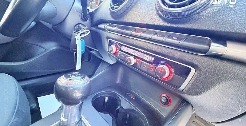 Notranja slika - Audi A3 - Limuzina 1.6 TDI clean diesel Ambiente - 10