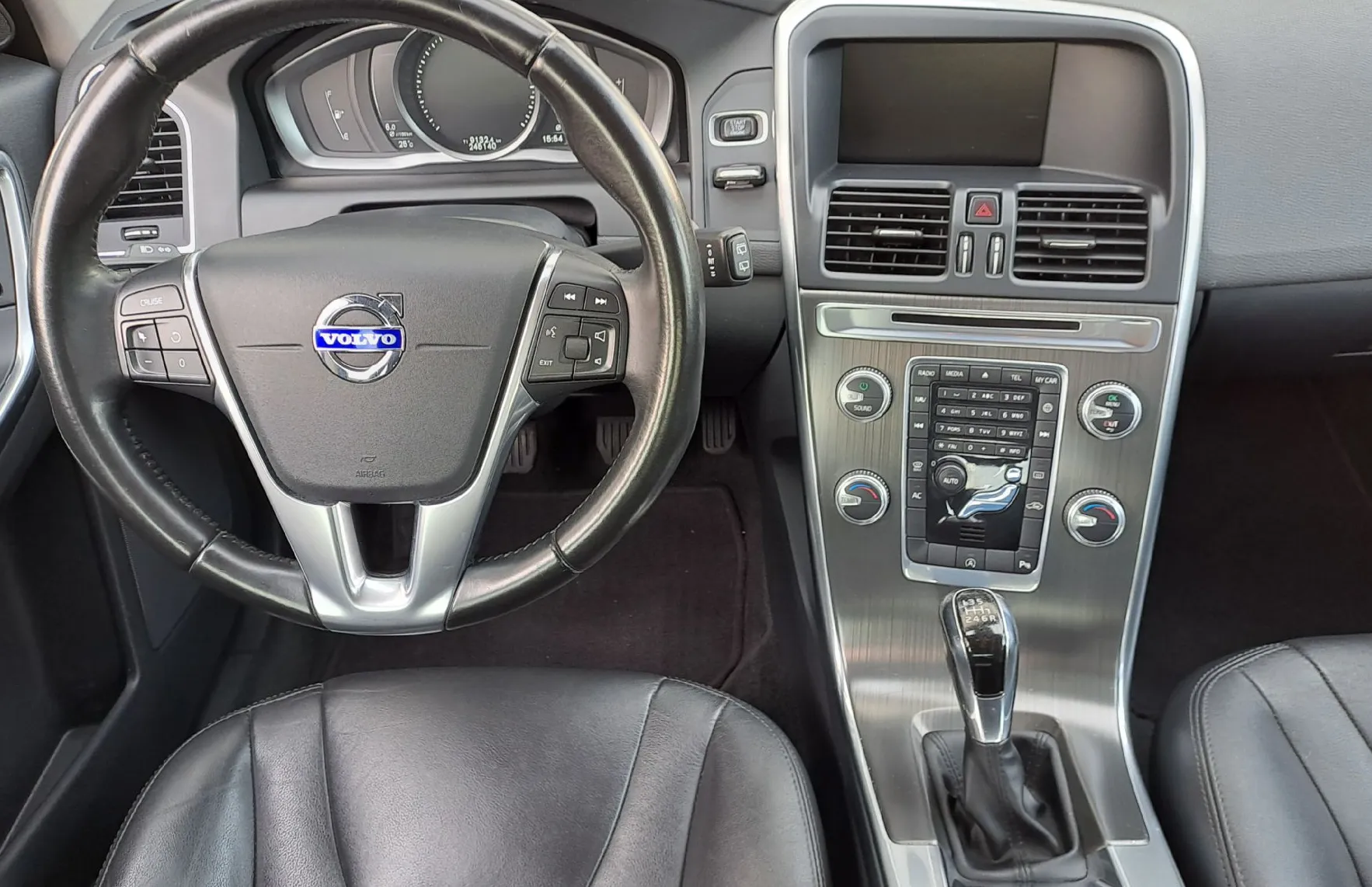 Zunanja slika - Volvo XC60 - FWD D4 Kinetic - 6