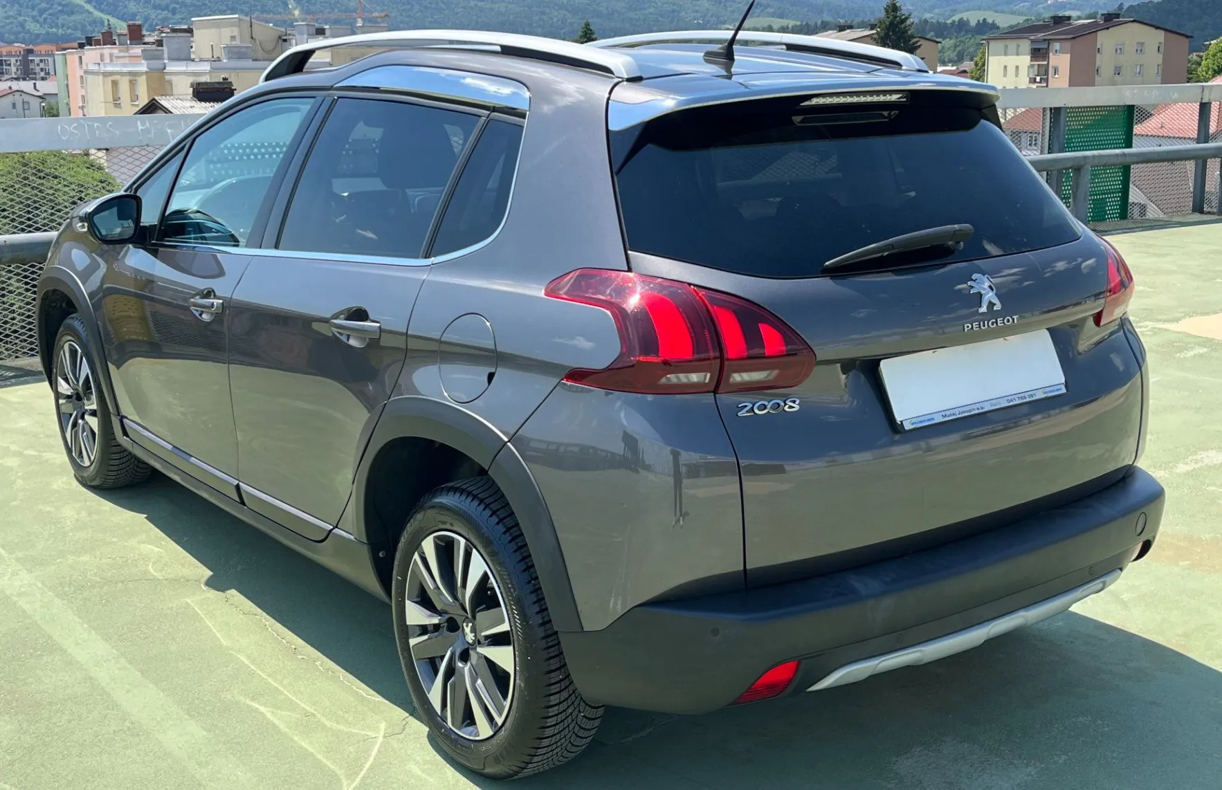 Zunanja slika - Peugeot 2008 - 1.2 PureTech 130Allure XEN.NAVI.PDC SAMO 69.000KM - 6