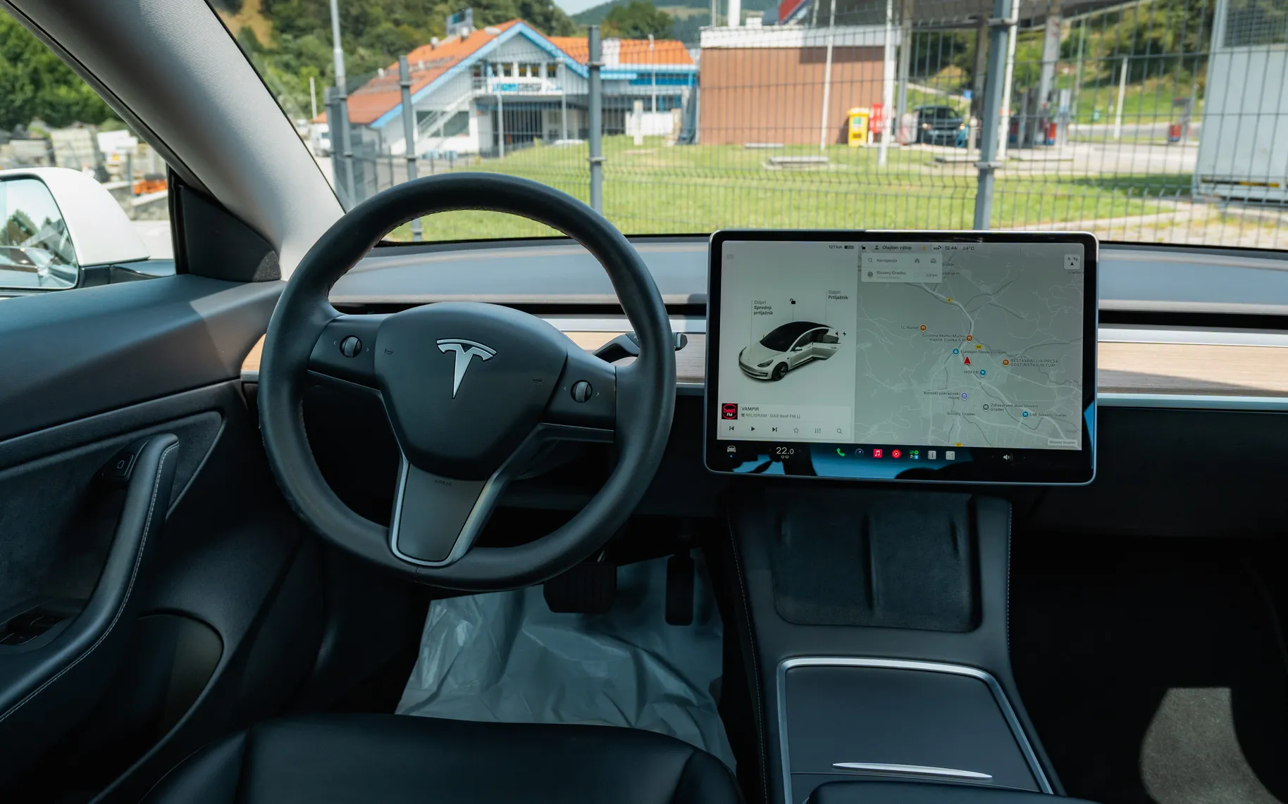 Notranja slika - Tesla Model 3 - Standard Range Plus - 9