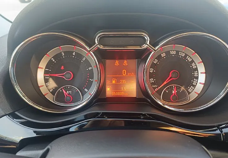 Zunanja slika - Opel Adam - 1.4 Glam-ALU 16-MIRRORLINK-ZELO LEP - 8