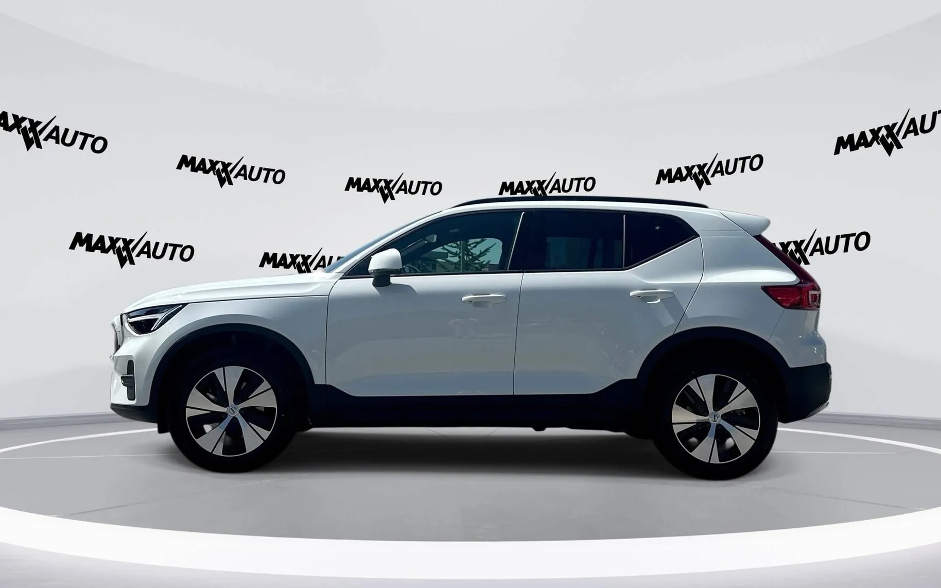 Notranja slika - Volvo XC40 - B3P Core Avt. - 8